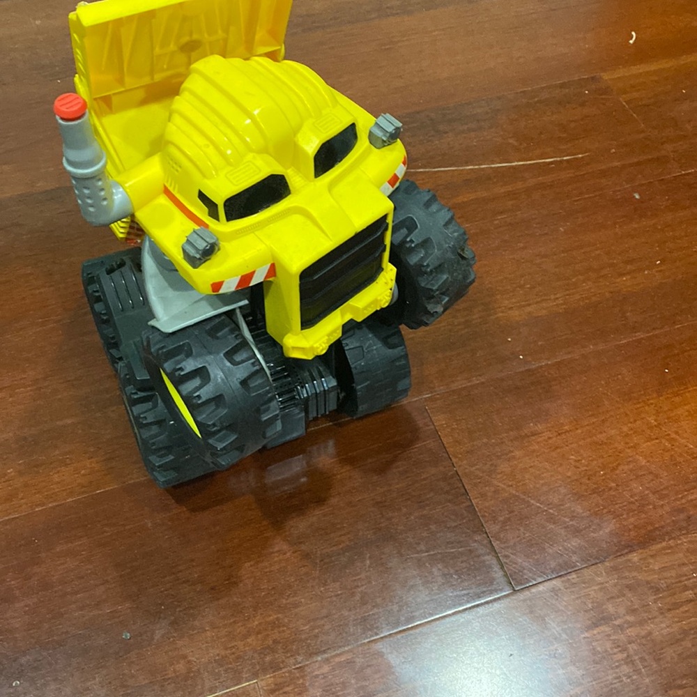 Matchbox classic Dump truck batteries not included